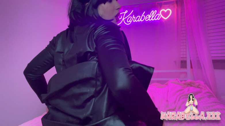 Karabella: Ona-diabeł JOI