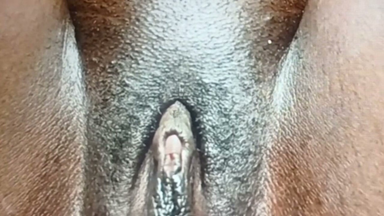 BRNDPO: Burundian Woman: Discovery of Female Pleasure and the Clitoris