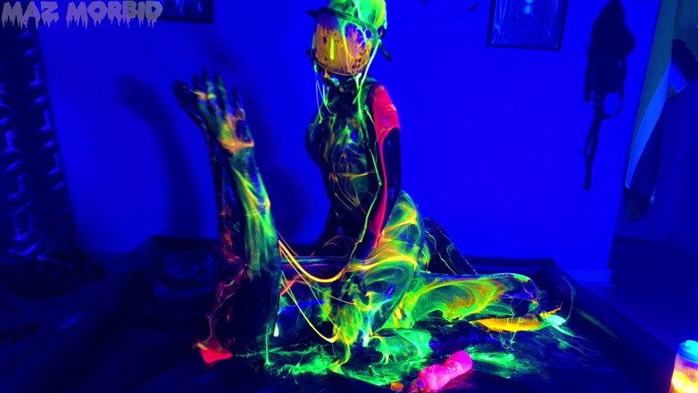 KinkyFemdomTV: Uv mokra i niechlujna maska gimpy gas zabawa z Patricią