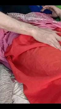 Heiße muslimische bhabhi aus parosan hat früher mit meinem indischen fetten schwanz gespielt