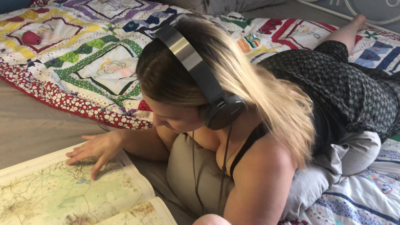 Teasey2024: I Fucked My Stepmom While She Reads a Book