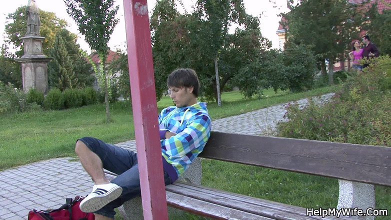 Help My Wife: Cizinec má štěstí s vdanou ženou