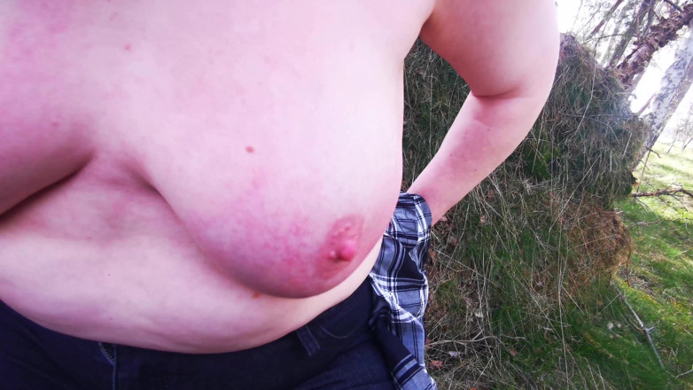 Bouncy Tits Action: Счастливое порка сисек в лесу и на парковке