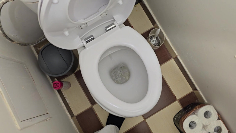 Alpha pee king: Großer Schwanz Spielt Und Lange Pissen