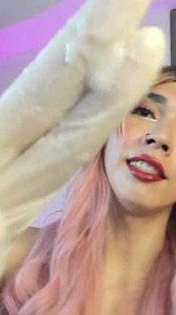 Cv Your Sexy Elf Using Gloves to Show You How Eat Cum
