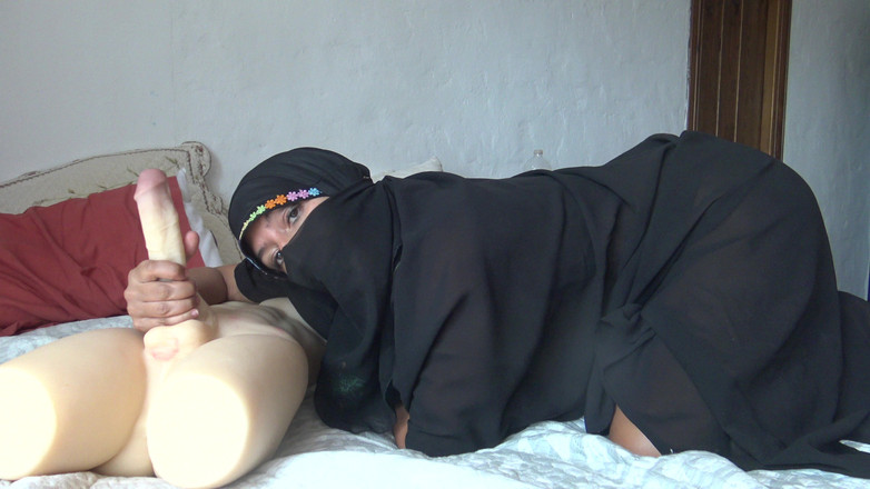 Souzan Halabi: Beurette Algeria suka zakar besarnya tantaly semasa suaminya di tempat...