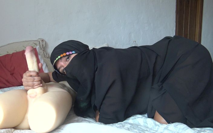 Souzan Halabi: Beurette algerina ama il suo grosso cazzo molto mentre suo...