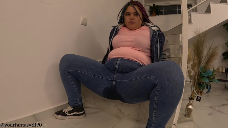 Your fantasy studio: Celana jinsku basah karena kencing banyak banget