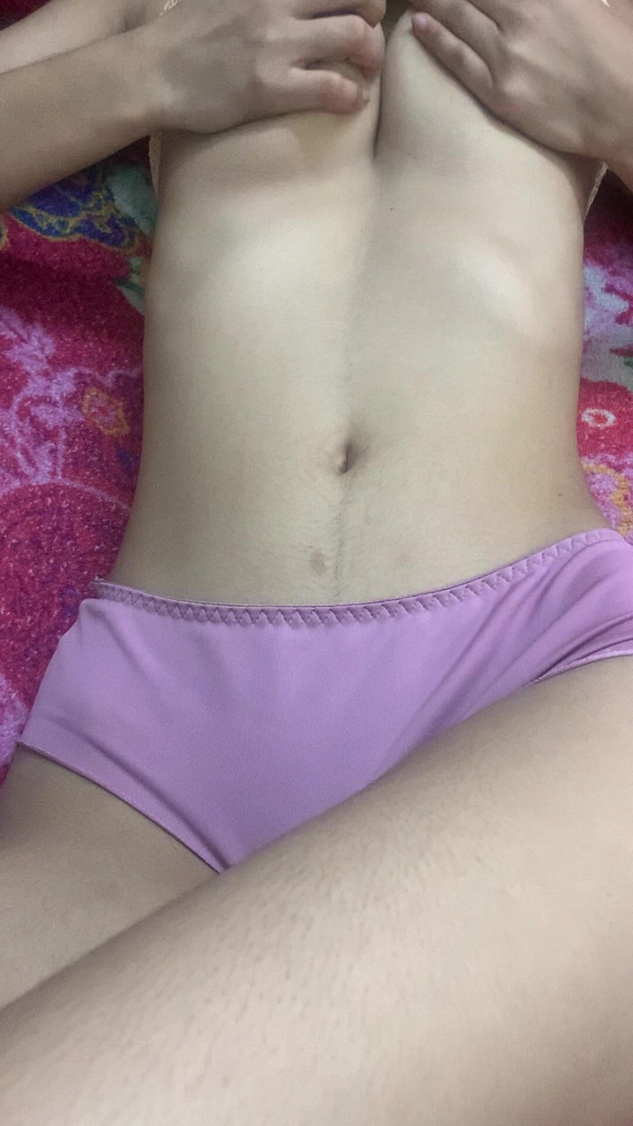 Riya mickey: 单身性感女孩视频