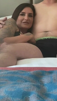 Ok... takže se mírně přiznám... V tomto videu se podívejte, jak rozliju pár domácích pravd mému brzy, aby se z toho udělal paroháčský přítel! Říkám mu to