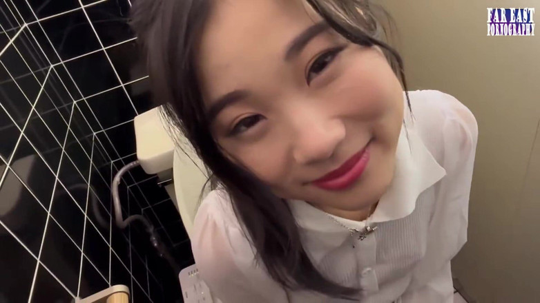 Far East pornography: Nackte nüppel spazieren, wo überfüllte augen einen heißen, engen gipfel auf...