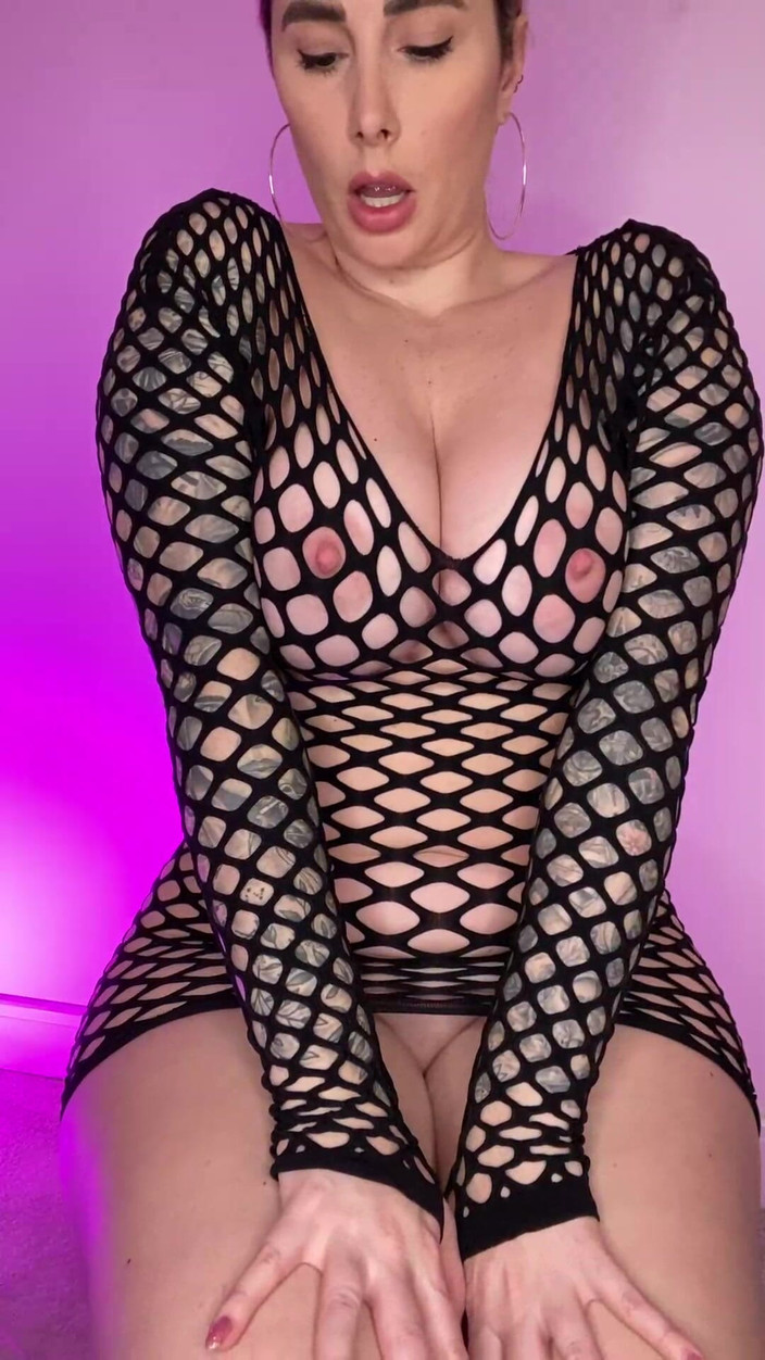 Paige Turnah: 我想要你的鸡巴出来，我想让你手淫，而我则用我的屁股挑逗你