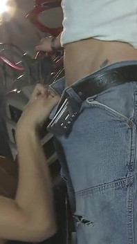 Il suo primo giro di prova nella porta sul retro