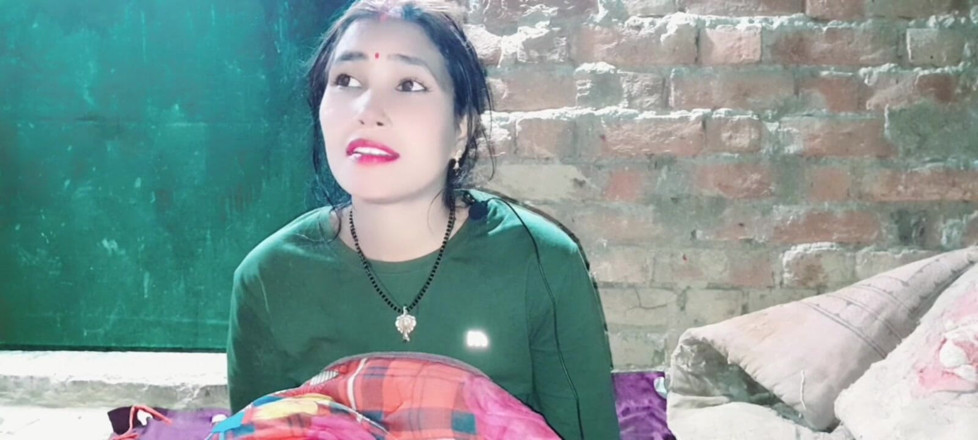 Renudbf: Hermosa chica caliente hace sexo por primera vez con el...