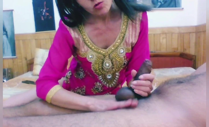 Bolly Karma: Innocent-looking Hot Babe Gets Fun Sex