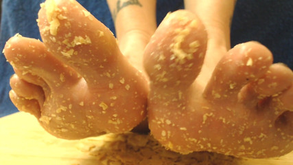Abby Anna: ASMR crush chips barefoot toes soles