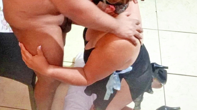 Sofixxx: Vídeo completo do sexo oral da faxineira que eu pago...