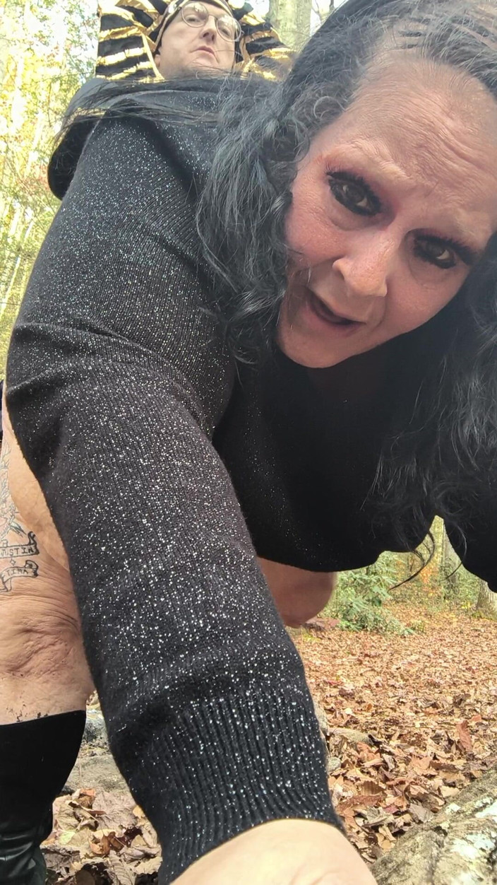 HerculesnVENUS: Điệu nhảy vòng trong rừng với con cu cứng của...