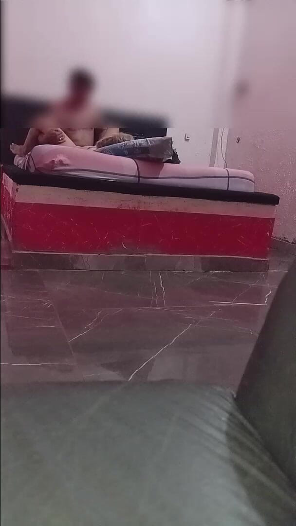 parejacasero: モーテルでの金持ちのフェラチオ