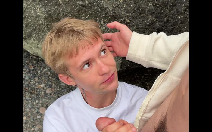 Max Gen: Den großen schwanz eines typen am meer gelutscht, sein sperma...