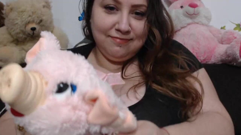 LoraBbw: Sevimli dalga geçiyor