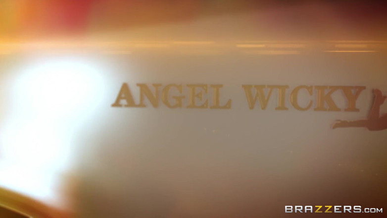 BRAZZERS: Brazzers - Angel Wicky натягивает и показывает своему пасынку и подруге Jimena Lago, как выглядит настоящий секс