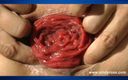 Sindyrose: Sindy Rose in grijs pak extreme anale dildo en verzakking