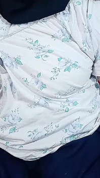 Ela sabe que sua bunda grande é a melhor para sexo anal que ela gosta de foda anal em doggystyle loud moans
