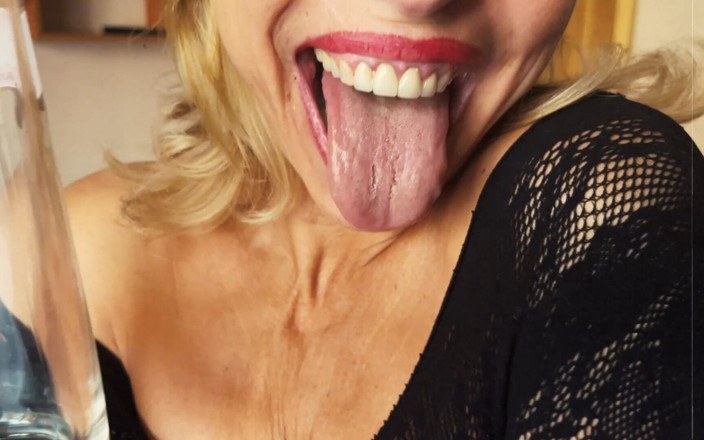 sex21century: Historia 9. Una Perra Francesa Sirve Una Polla Y Bebe Su...