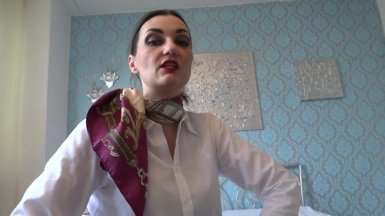 Lady Victoria Valente: Éjaculation en POV dans un foulard en soie