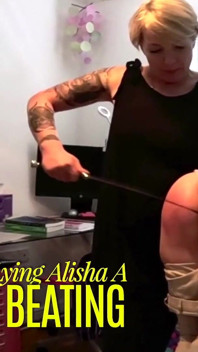 Fedup 阿姨给说着说着的 alisha 骑乘作物殴打