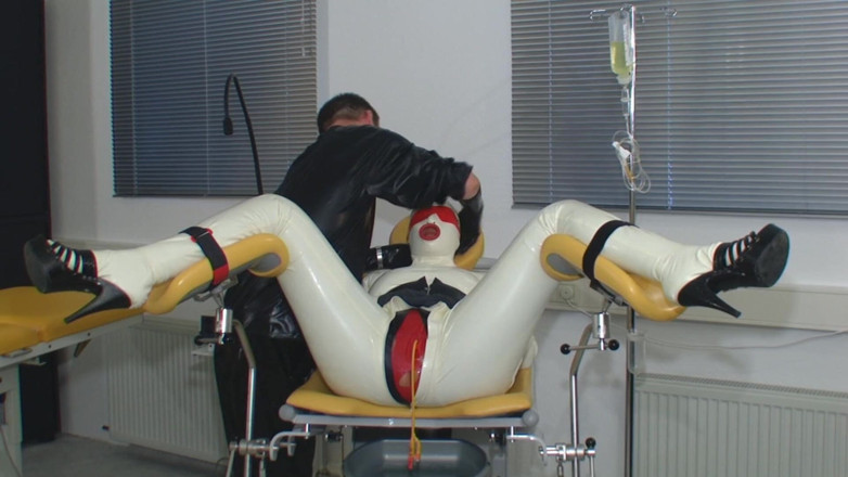 Rubber & Clinic Studio - 1ATOYS: Xtreme sidik deneyimi