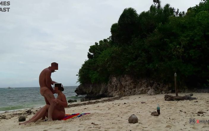 James B: Baise solitaire à la plage - couple russe amateur