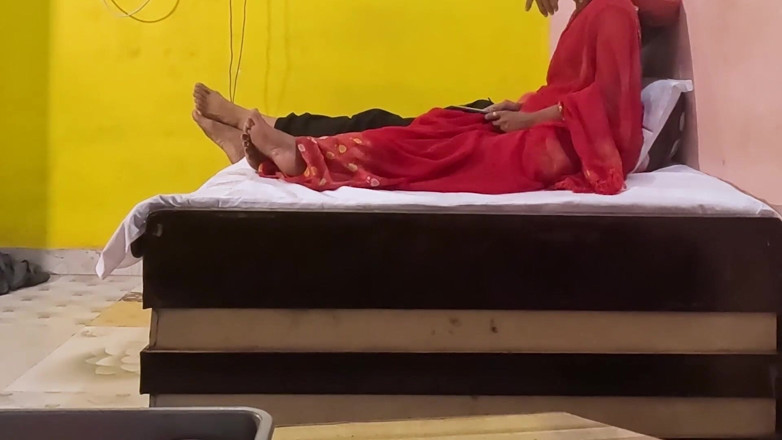 Hot Girls Indian: Kakak ipar india dengan baju merah dientot dengan gaya yang...