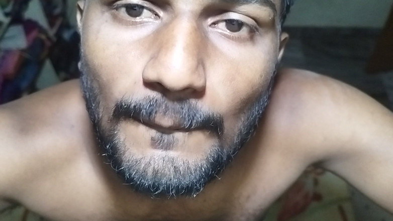 KUMBHA MANOJ KUMAR: 大龙在夜间狩猎暨在床上实现