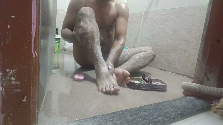 LovedSunsine1990: I always bathe naked.