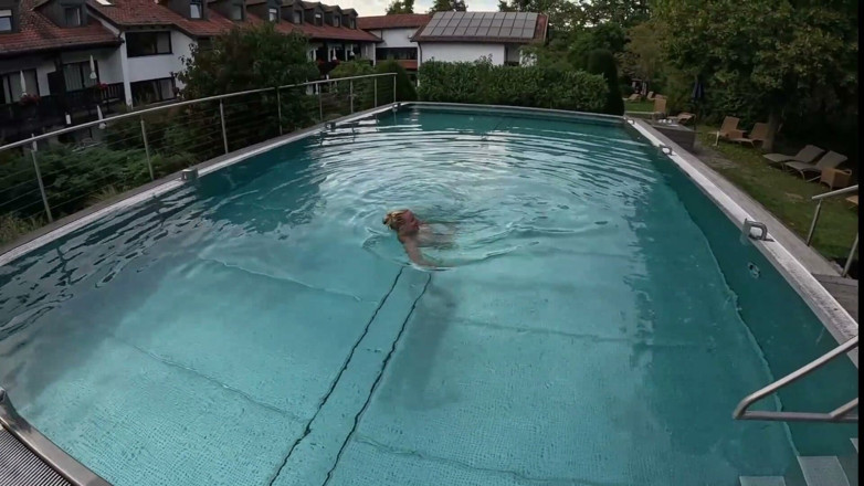 steffigeil: Nuotato un po ' in piscina e ha giocato con la...