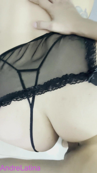 Gatita latina: Hij Trekt Haar String Opzij