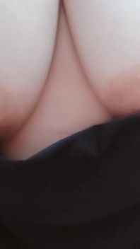 Tetas traviesas