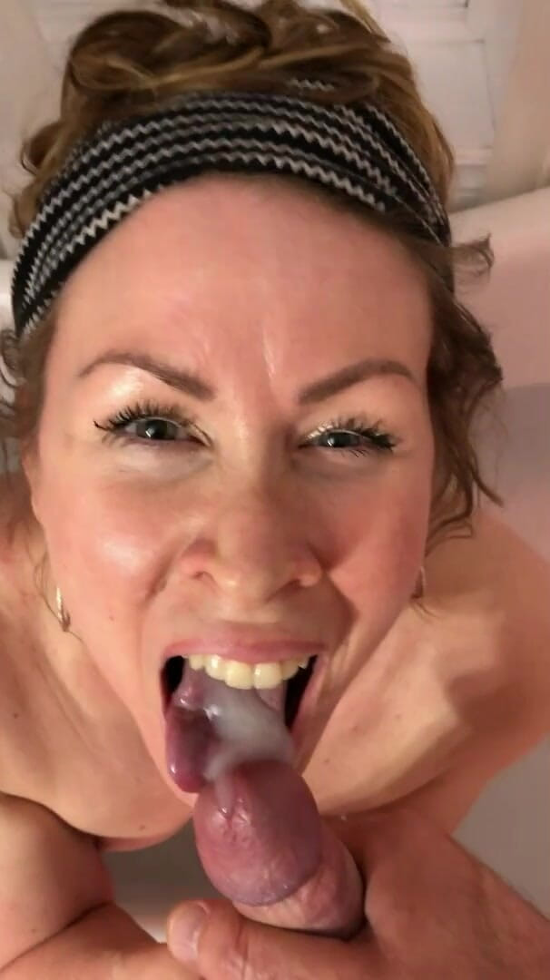 Cum Makes Me Happy (Dirty bitch 4 cum) Cum Makes Me Happy (Dirty bitch 4 cum)