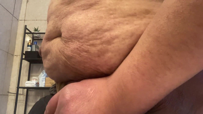 Chubbytits16: Brincando com meu pau pequeno