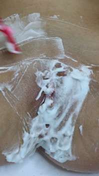 Cukur memek pakai trimmer dan pisau cukur close-up!