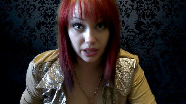 Goddess Misha Goldy: Succhia e lecca i miei tacchi alti o li metterò...