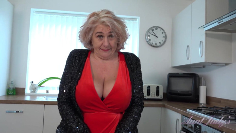 Aunt Judy's: Auntjudys - Busty BBW Housewife Camilla - Strip Poker POV
