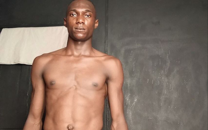 Arola7: Büyük erkek kardeş beni sikiyor