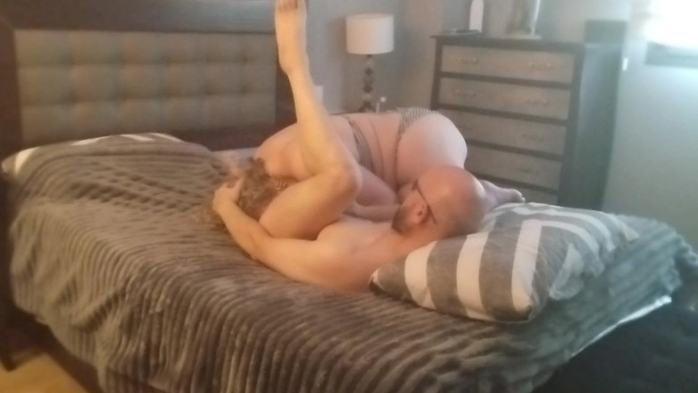Tatianat69: Awek montel matang amatur Tatianat69 menunggang