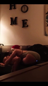 J’ai baisé mon pote de bureau après la soirée de Noël