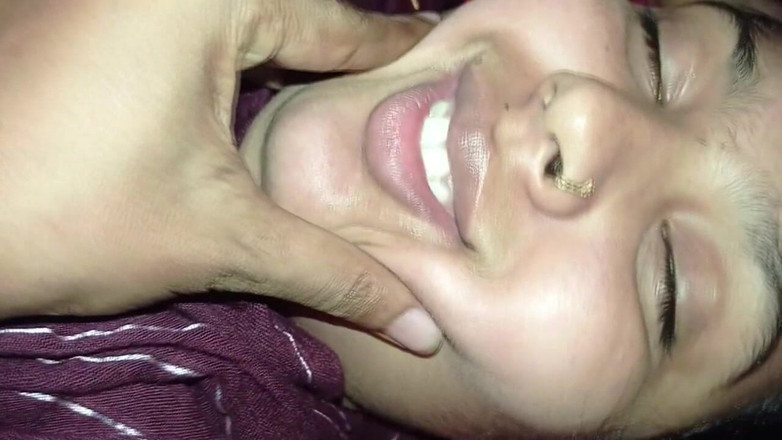 Desivideo: Rekaman video seks romantis pasangan india asli