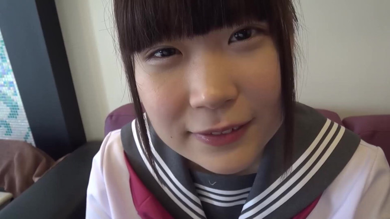 Asians in love: En uniforme, Lori aime une grosse bite