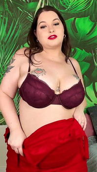 Girlfriend's MILF Shrinks You